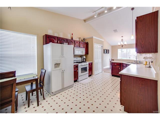 606 Calamar Ct, O'fallon, MO 63368 photo 5