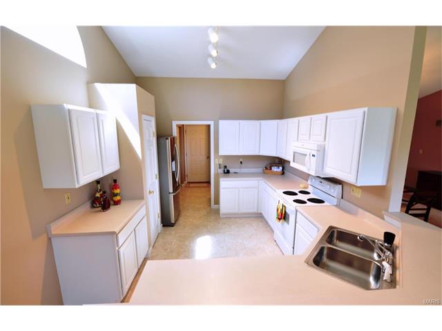 2516 Newpoint Dr, Wildwood, MO 63011 photo 9