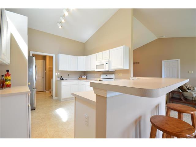 2516 Newpoint Dr, Wildwood, MO 63011 photo 3