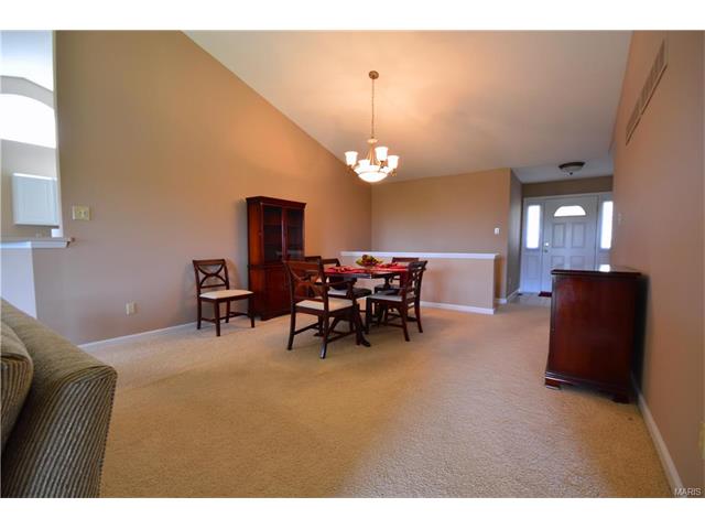 2516 Newpoint Dr, Wildwood, MO 63011 photo 5