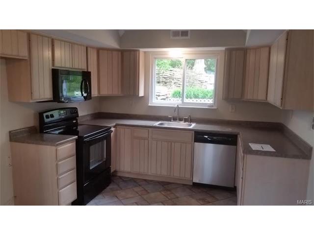 88 Edward Dr, Eureka, MO 63025 photo 2