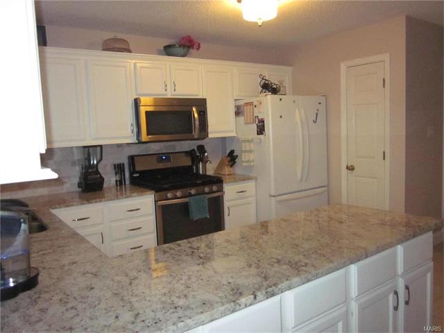2827 Sparrow Dr, O'fallon, MO 63368 photo 10