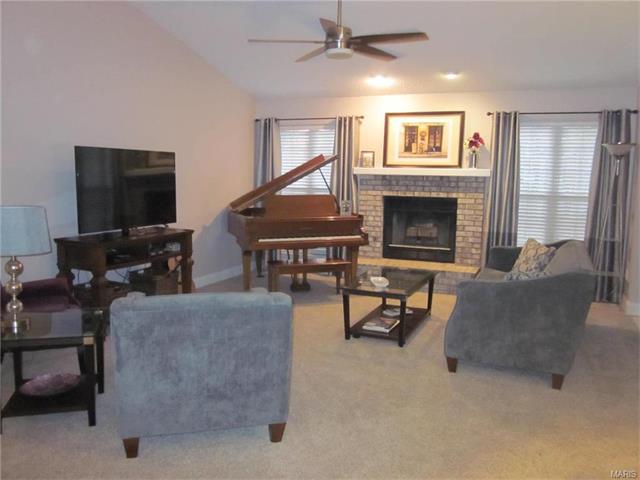 2827 Sparrow Dr, O'fallon, MO 63368 photo 4