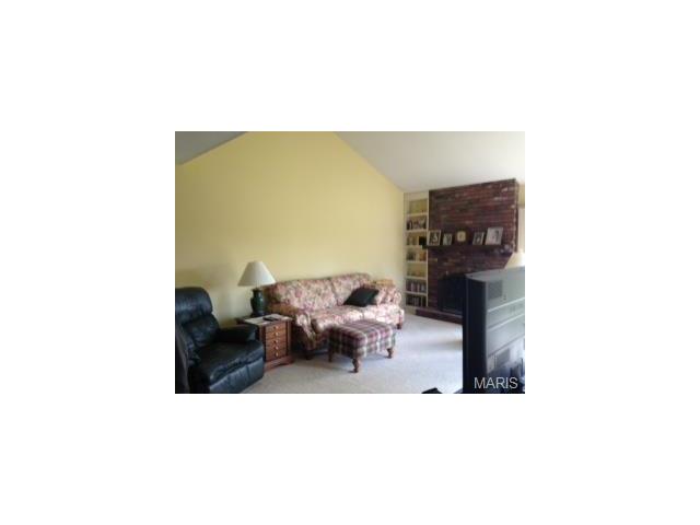 836 Pontoison Dr, Manchester, MO 63021 photo 4
