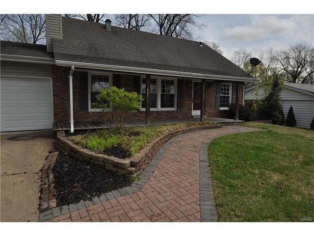 530 Spring Meadows Dr, Ballwin, MO 63011 photo 2