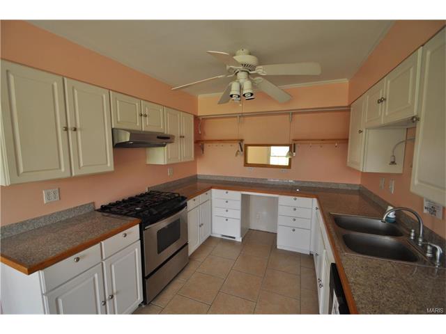 530 Spring Meadows Dr, Ballwin, MO 63011 photo 5