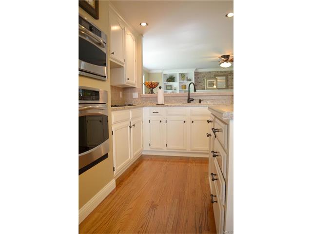 1246 Red Oak Plantation Dr, Ballwin, MO 63021 photo 13