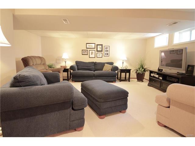 1246 Red Oak Plantation Dr, Ballwin, MO 63021 photo 25