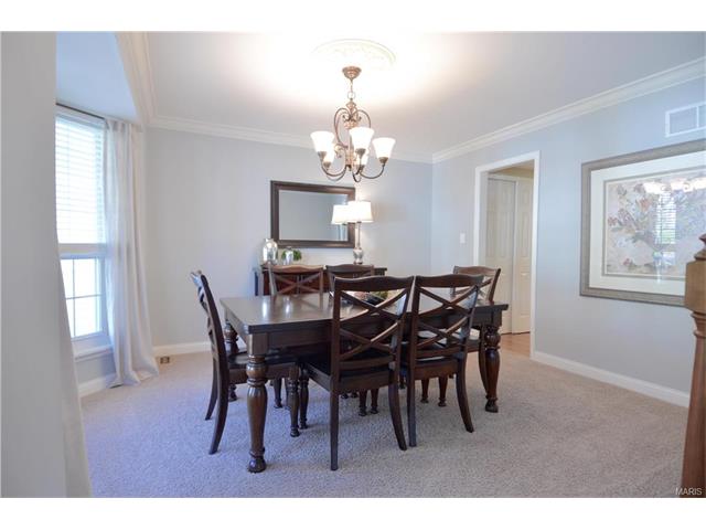 1246 Red Oak Plantation Dr, Ballwin, MO 63021 photo 4