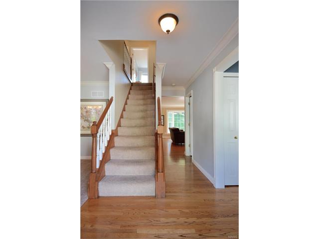 1246 Red Oak Plantation Dr, Ballwin, MO 63021 photo 3