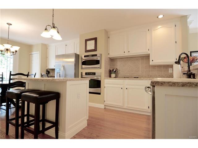 1246 Red Oak Plantation Dr, Ballwin, MO 63021 photo 10