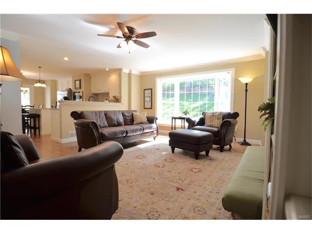 1246 Red Oak Plantation Dr, Ballwin, MO 63021 photo 8