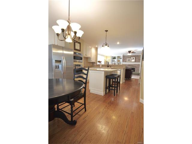 1246 Red Oak Plantation Dr, Ballwin, MO 63021 photo 11