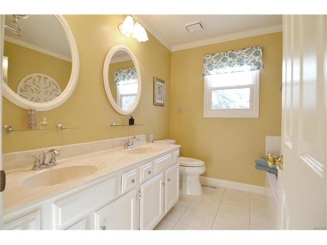 1246 Red Oak Plantation Dr, Ballwin, MO 63021 photo 19