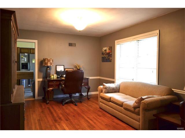 700 E Jackson Rd, Saint Louis, MO 63119 photo 9