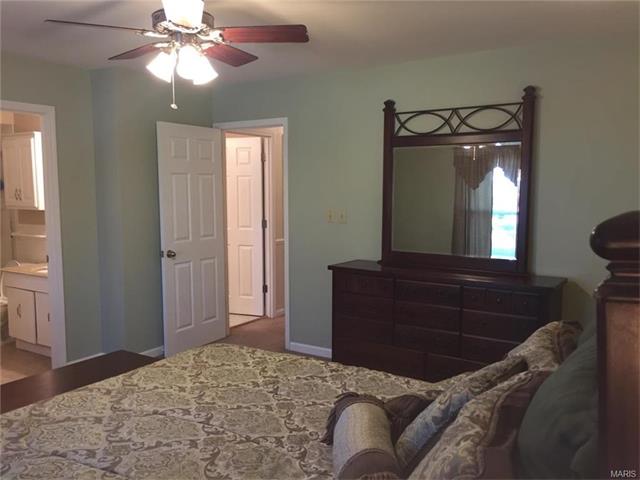 1124 Pinrun Dr, Ballwin, MO 63011 photo 18