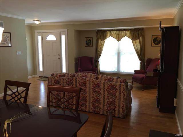 1124 Pinrun Dr, Ballwin, MO 63011 photo 9