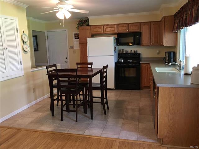 1124 Pinrun Dr, Ballwin, MO 63011 photo 15