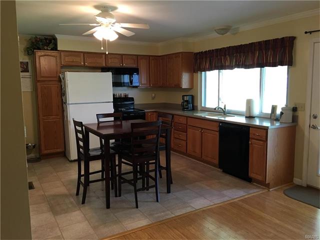 1124 Pinrun Dr, Ballwin, MO 63011 photo 14
