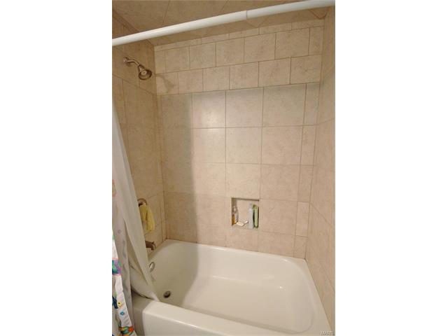 275 Baxter, Ballwin, MO 63011 photo 19