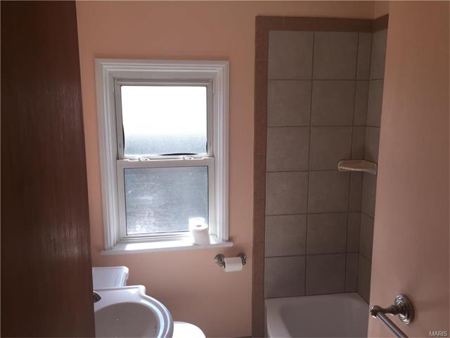 7154 Sharp Ave, Saint Louis, MO 63116 photo 15