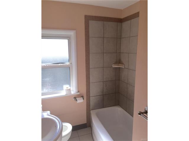 7154 Sharp Ave, Saint Louis, MO 63116 photo 13