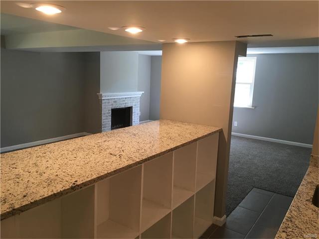 909 Napoli, Ballwin, MO 63021 photo 13