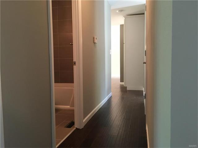 909 Napoli, Ballwin, MO 63021 photo 6