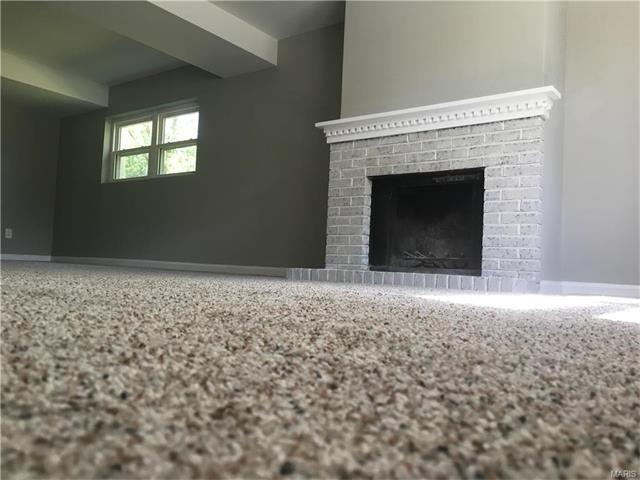 909 Napoli, Ballwin, MO 63021 photo 12