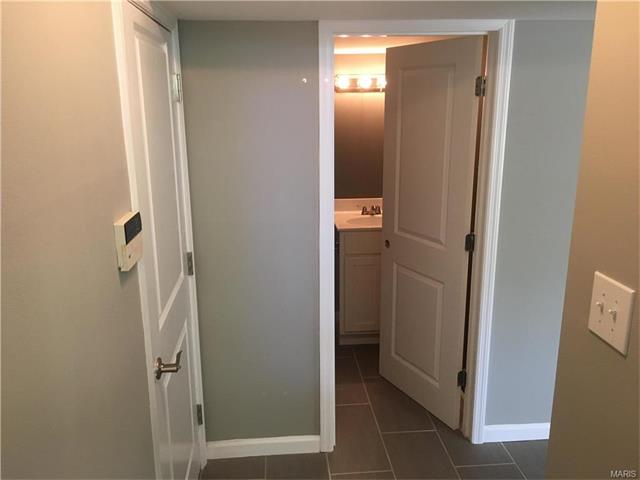 909 Napoli, Ballwin, MO 63021 photo 10