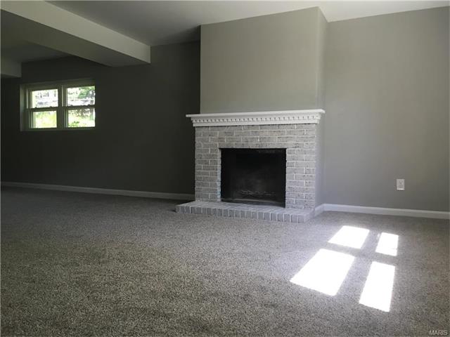 909 Napoli, Ballwin, MO 63021 photo 8
