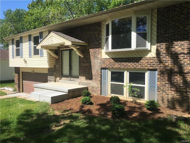909 Napoli, Ballwin, MO 63021 photo 1