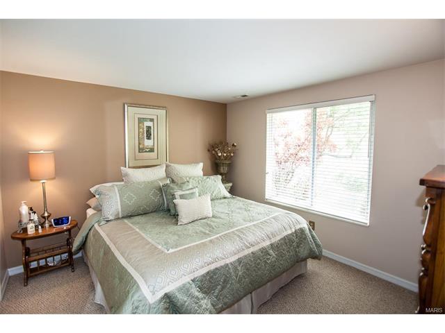 1 Ridgeview Circle Ct, Ballwin, MO 63021 photo 17