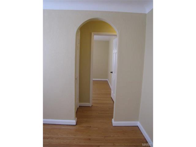 2227 Atwater Ave, Greendale, MO 63121 photo 4