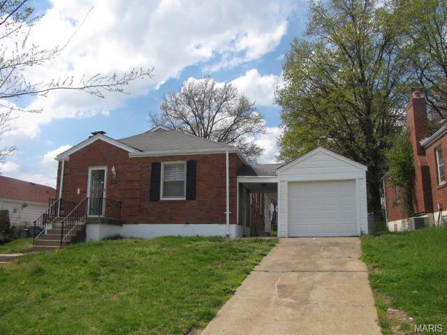 2227 Atwater Ave, Greendale, MO 63121 photo 1