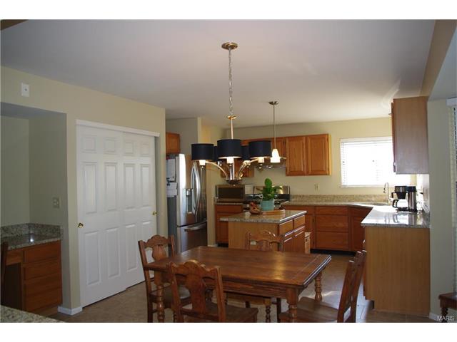 7248 Watsons Parish Dr, O'fallon, MO 63368 photo 2
