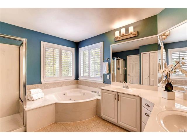 5589 Hennsley Cir, Weldon Spring, MO 63304 photo 18