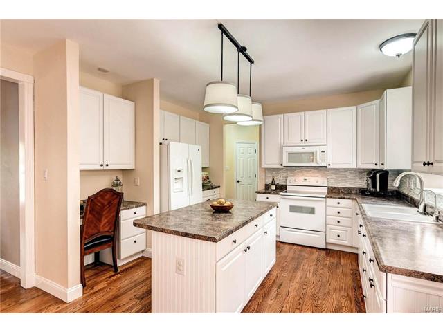 5589 Hennsley Cir, Weldon Spring, MO 63304 photo 11