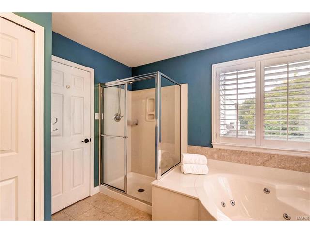 5589 Hennsley Cir, Weldon Spring, MO 63304 photo 19