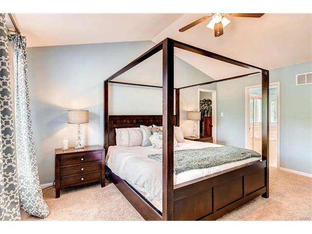 5589 Hennsley Cir, Weldon Spring, MO 63304 photo 16