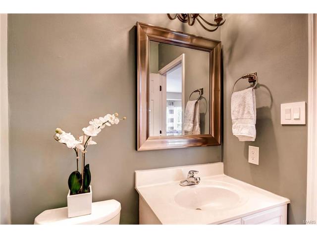 5589 Hennsley Cir, Weldon Spring, MO 63304 photo 15