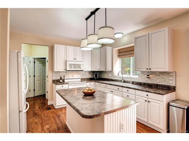 5589 Hennsley Cir, Weldon Spring, MO 63304 photo 10
