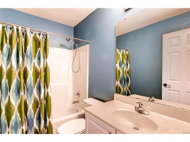 5589 Hennsley Cir, Weldon Spring, MO 63304 photo 23