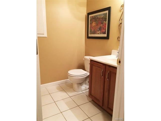2535 Barrett Spgs, Ballwin, MO 63021 photo 3