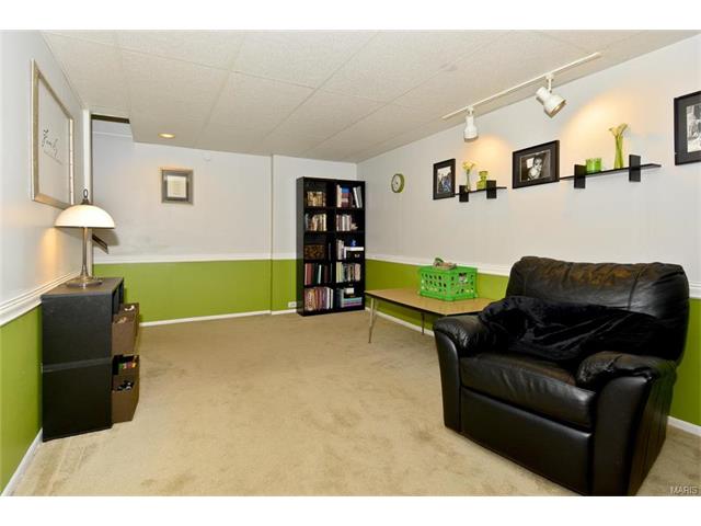 13392 Hiddengarden Ct, Ballwin, MO 63021 photo 22