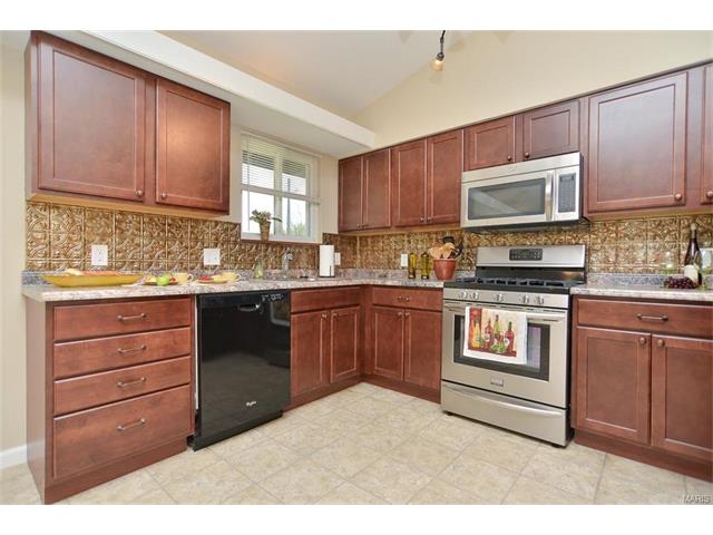 3330 Fee Fee Rd, Bridgeton, MO 63044 photo 2