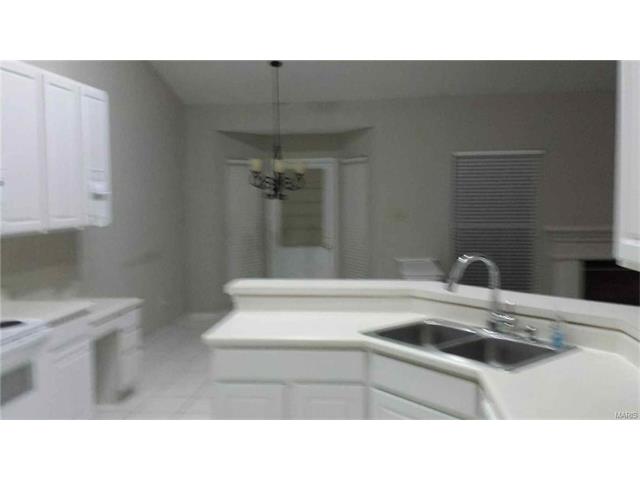 151 Valleybrook, O'fallon, MO 63368 photo 12