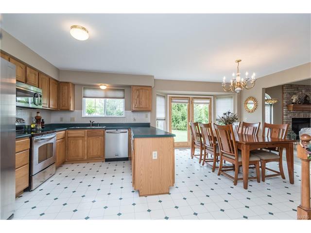 1237 Summer Lynne Dr, O'fallon, MO 63366 photo 11