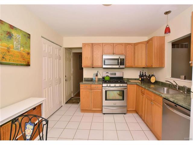 503 Stephanie Ln, Ballwin, MO 63011 photo 8