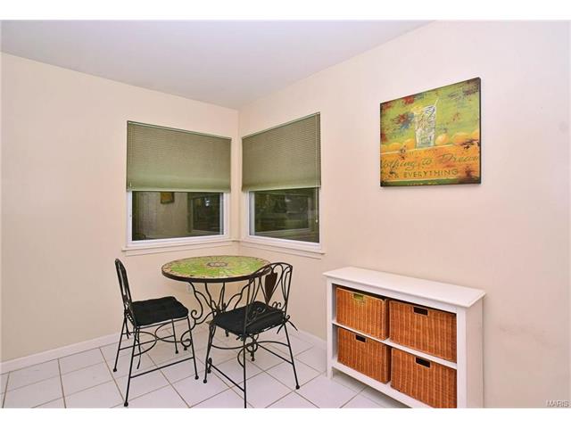 503 Stephanie Ln, Ballwin, MO 63011 photo 9